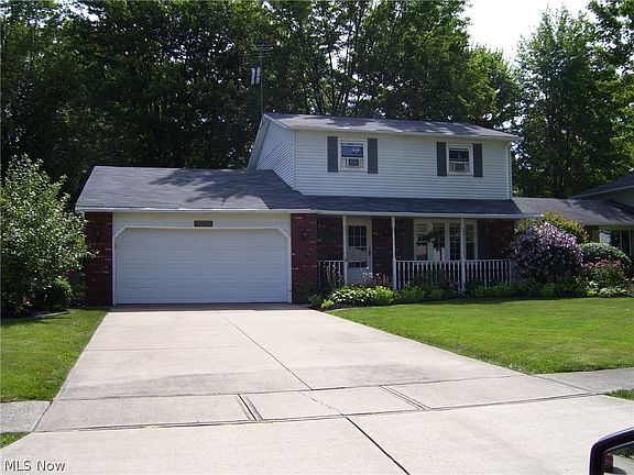 3rd image of 4801 Tanglewood Dr
