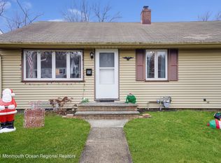 35 Meadowbrook Ave, Eatontown, NJ 07724