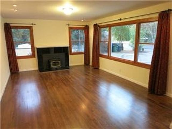 2nd image of 795 Sunshine Dr