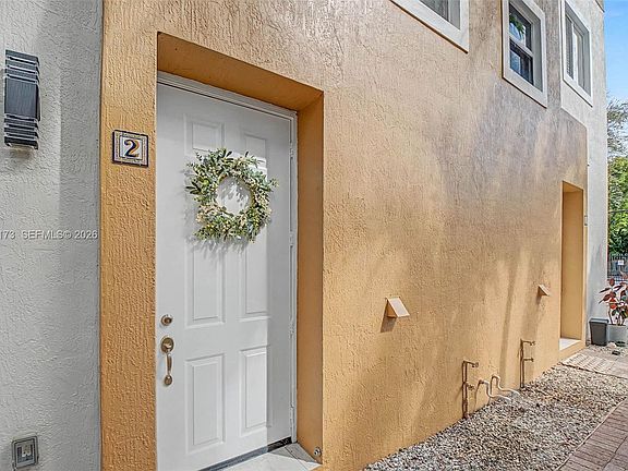 3rd image of 2945 Coconut Ave APT 2