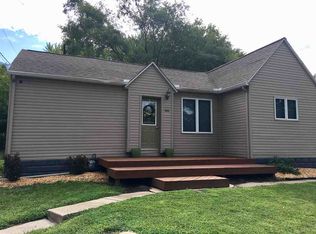 700 E Shore Dr, Pekin, IL 61554