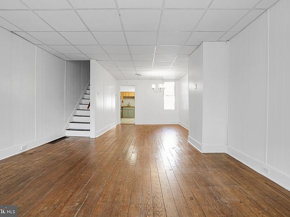 2nd image of 225 Walnut St