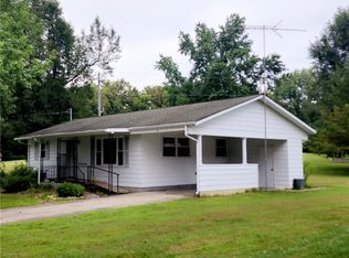 101 W Mound St, Sainte Marie, IL 62459