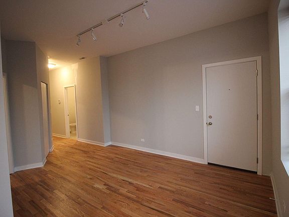 4th image of 4200 N Milwaukee Ave APT 2