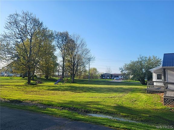 3rd image of 7987 Kathryn Dr