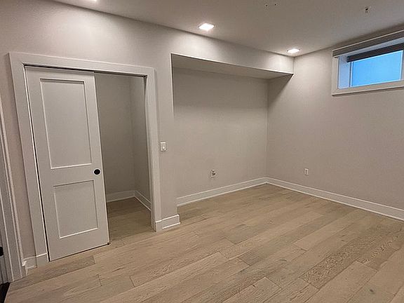 Main Master w/Bathroom