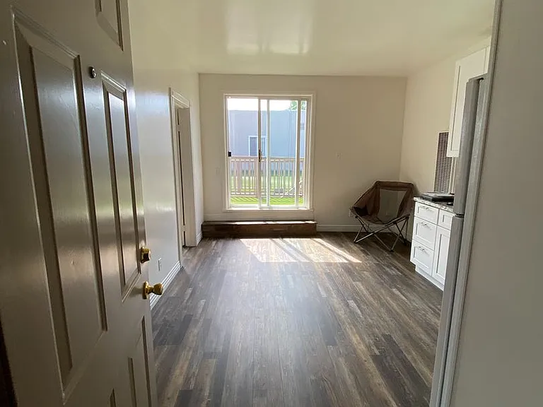 582 S Coast Highway 101 — Photo 1