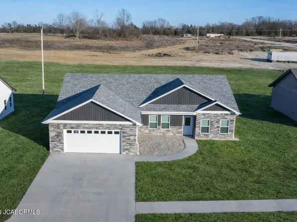 775 Vine Dr, Holts Summit, MO 65043