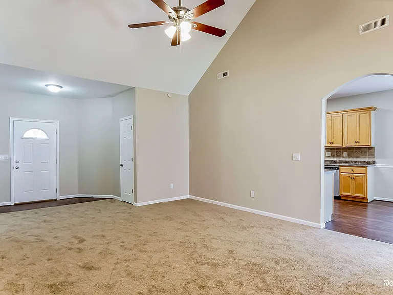 137 Daventry Dr — Photo 5