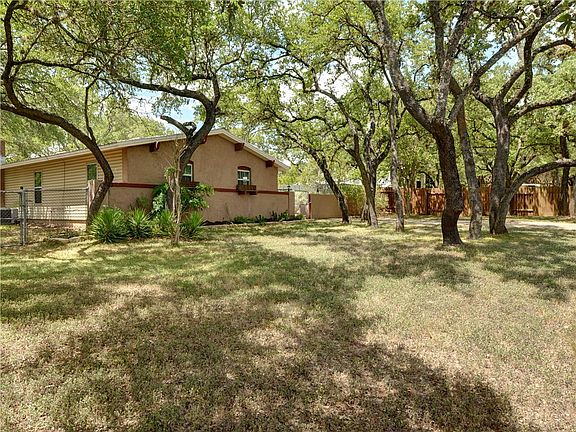 4th image of 104 N Lake Hills Dr