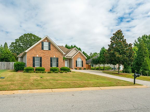 2nd image of 256 Southbank Dr