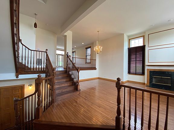 2nd image of 1903 Admiral Ct