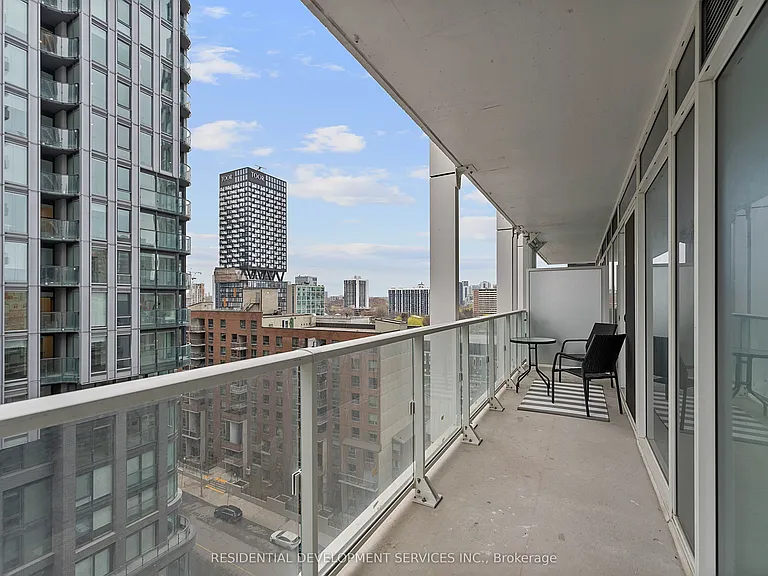 88 Queen St E #901 — Photo 21