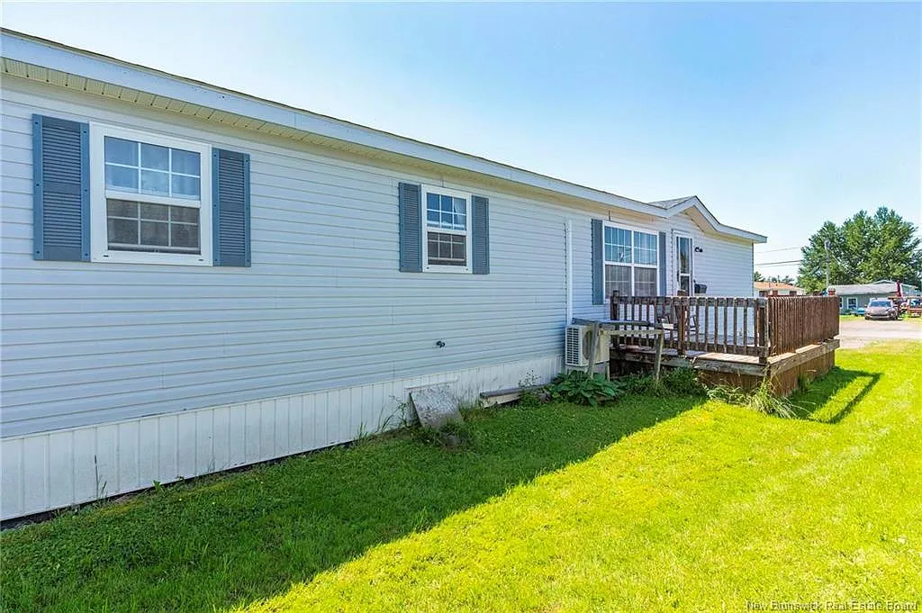 3 bed, 1.0 bath, 1056 sqft, $124,900 — Photo 2