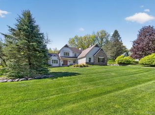 7798 Lee Rd, Brighton, MI 48116