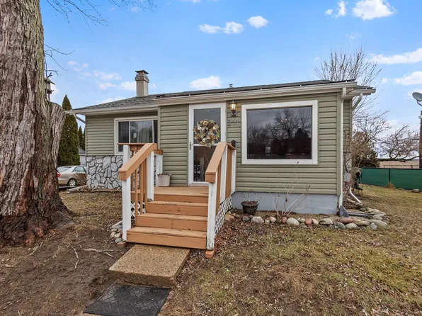 211 Zigler St, New Carlisle, IN 46552