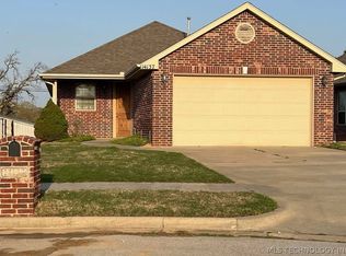 14137 S 270th East Ave, Coweta, OK 74429