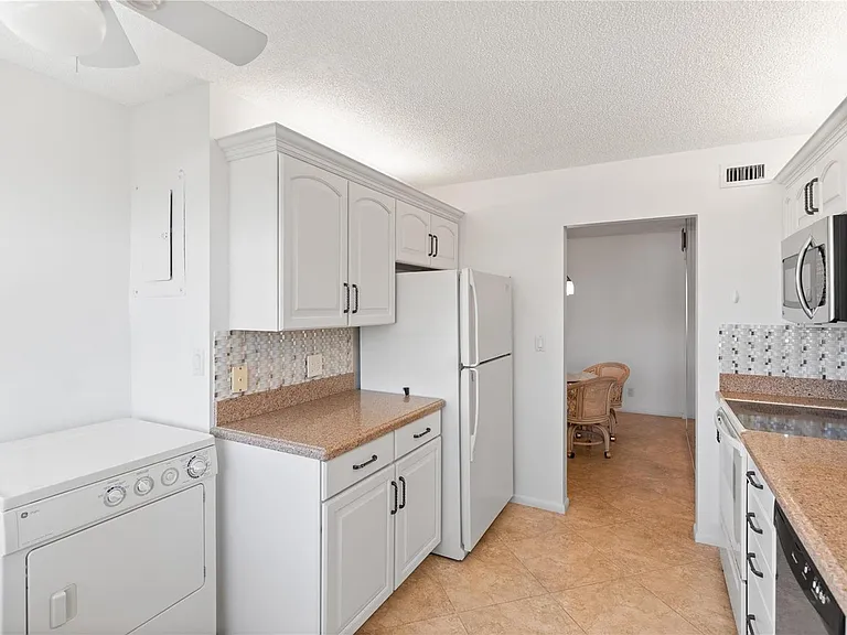 5200 N Ocean Blvd #710B — Photo 16