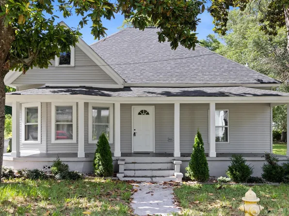 904 W Hampton St, Laurens, SC 29360