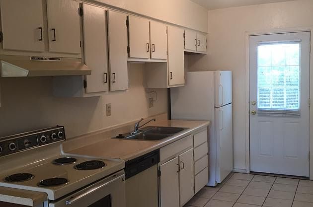 2nd image of 3413 E Bermuda St