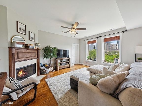 3rd image of 1340 N North Park Ave APT 4