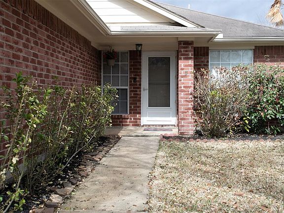 2nd image of 26954 Crown Haven Dr
