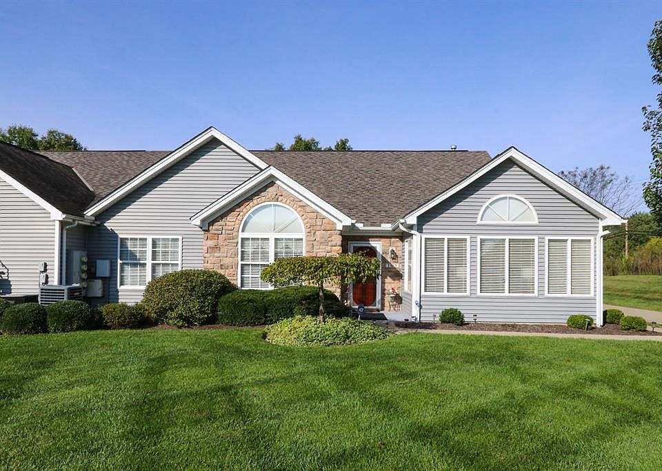 1st image of 103 Saint Andrews Cir #103