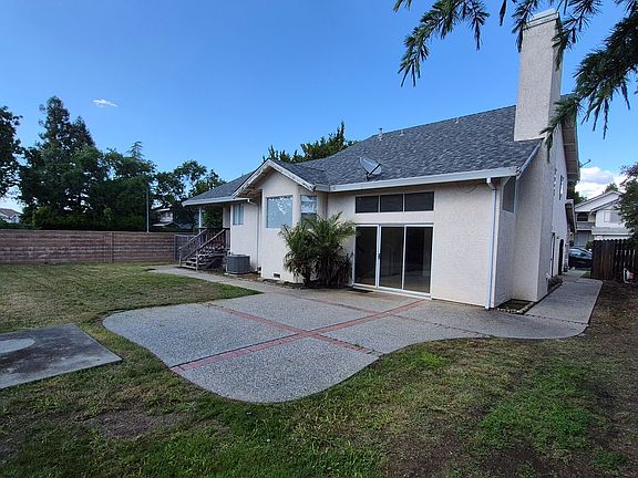 2nd image of 2301 Aldridge Ln