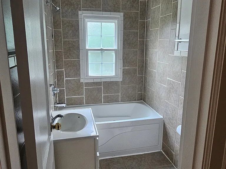 308 Barnes Mill Rd #B — Photo 7
