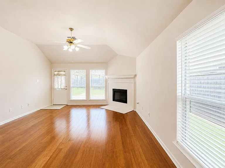 20410 Nelva Park Ct — Photo 21