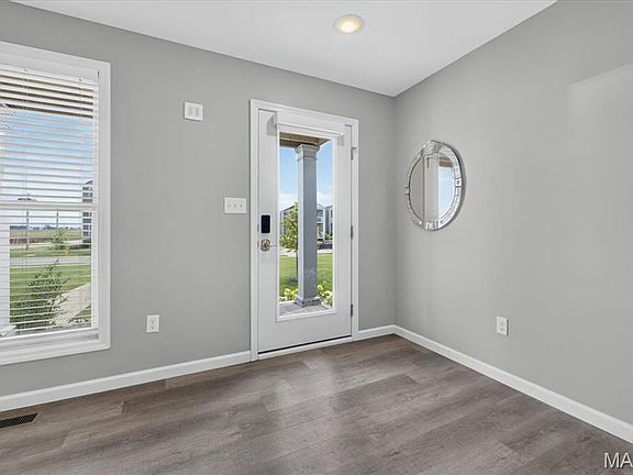 5th image of 208 Freehold Rock Way