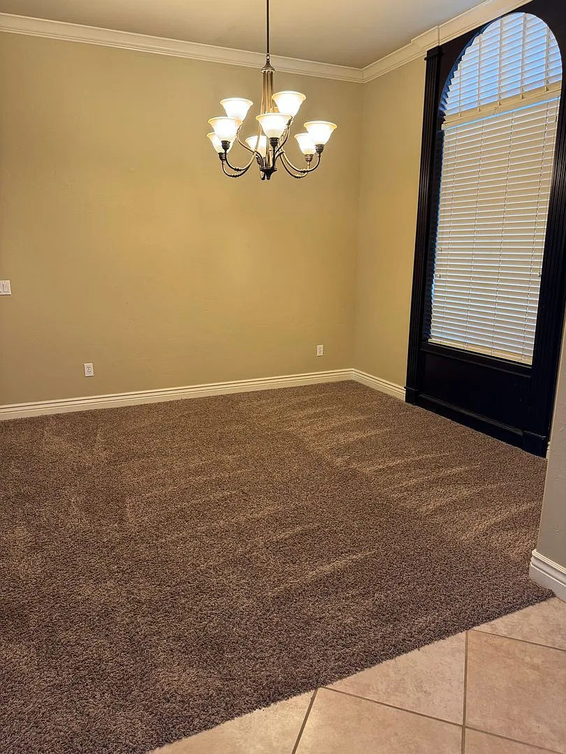 Large 4 Bedroom, 3 Bathroom House — Photo 4