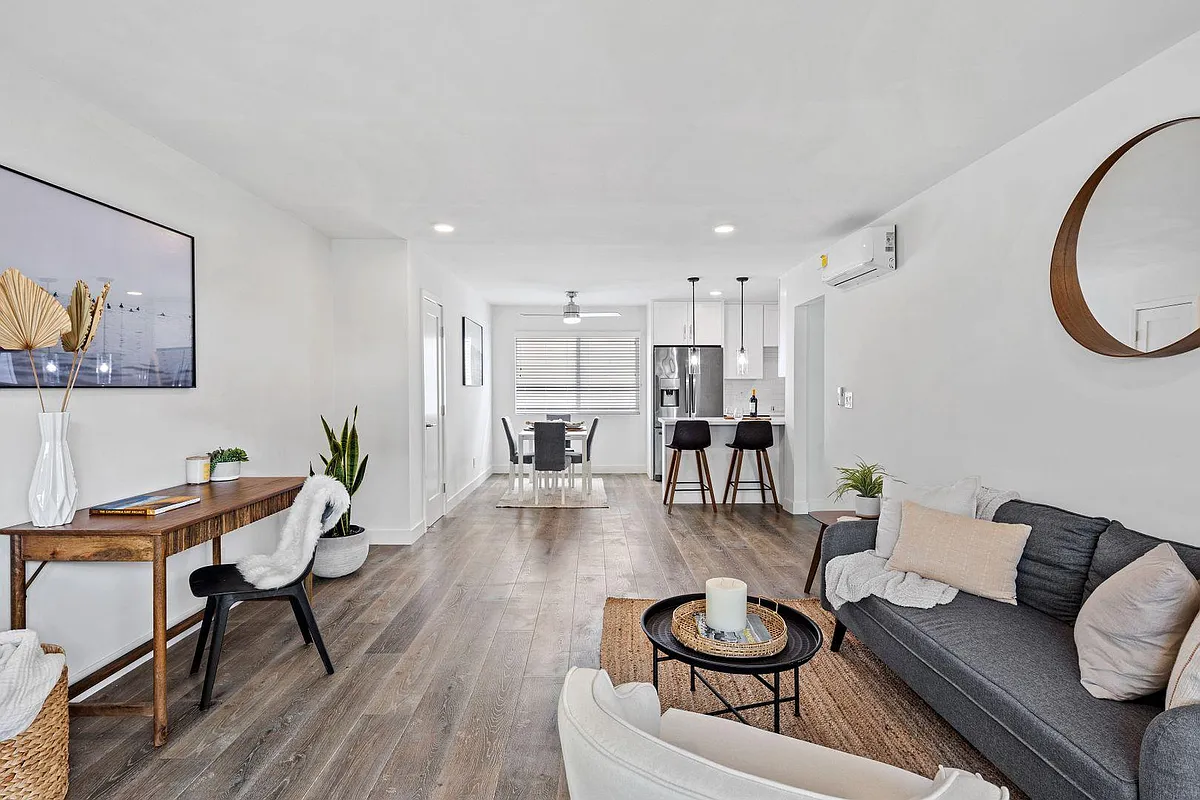 Building Photo - 3828 W 226th St