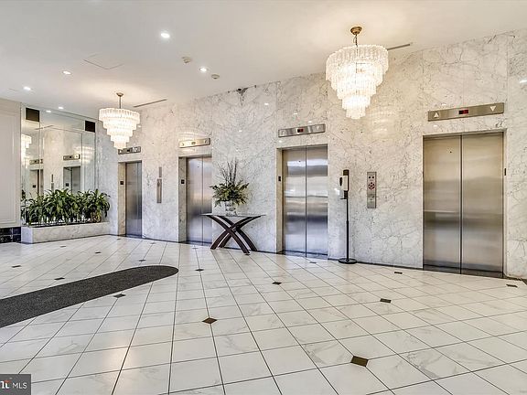 4th image of 400 Madison St APT 604