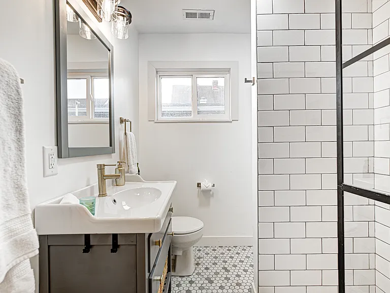 1015 S Randolph St — Photo 18