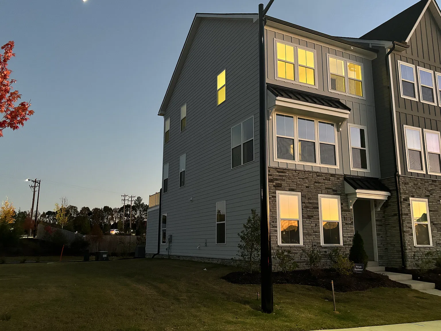 3 bed, 2045 sqft, $2,300 — Photo 3