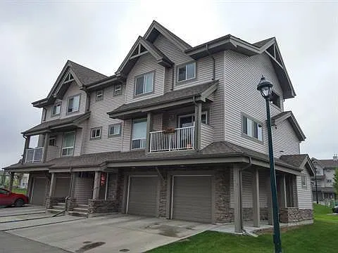 2 bed, 1.5 bath, 1100 sqft, $1,597 — Photo 1