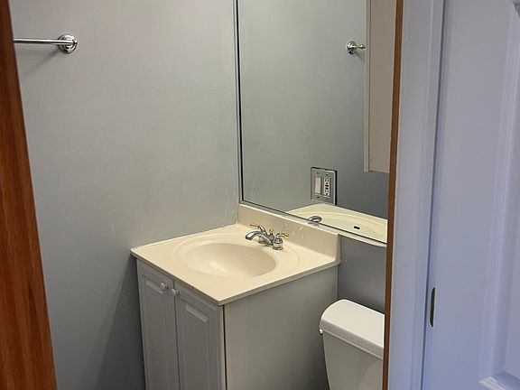 2nd image of 2417 N Greenview Ave APT 1