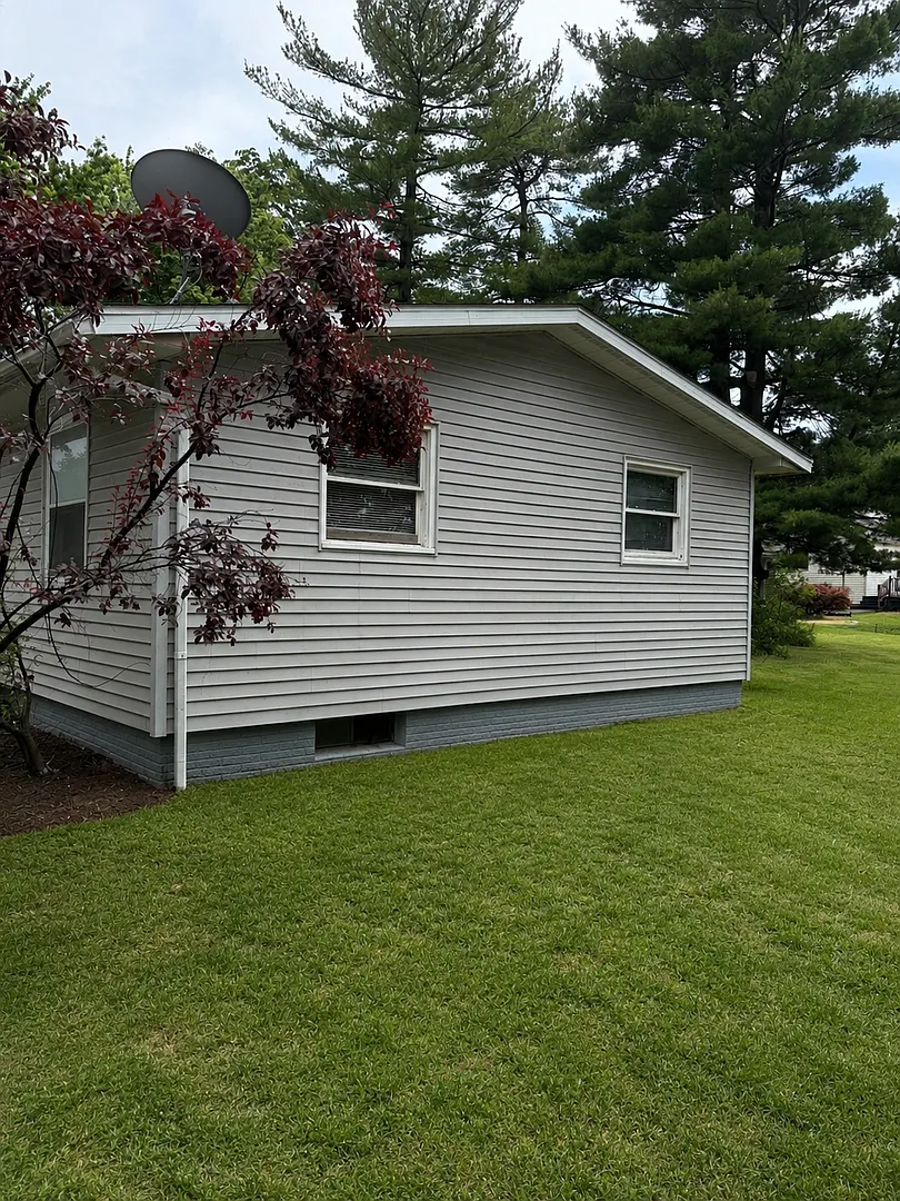 Affordable Ranch Home With Large Yard in Quiet Woodhull! — Photo 2