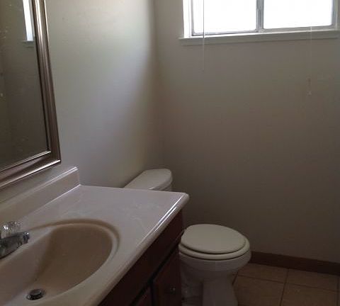 4th image of 108 Grove St
