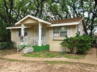 150 Meadow Lake Dr, Mabank, TX 75156