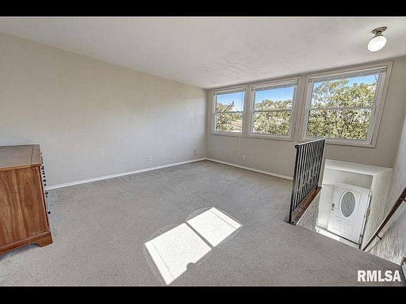 2nd image of 6831 N Frostwood Pkwy #25