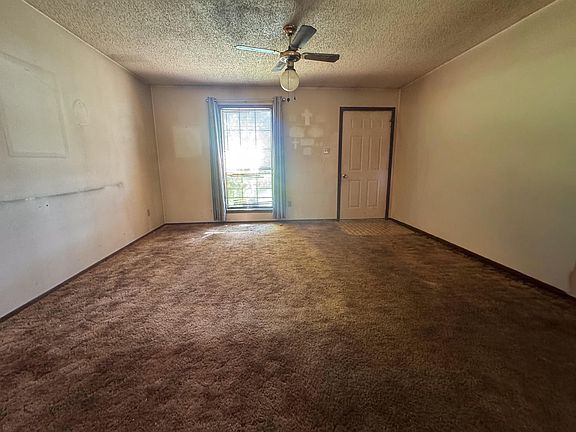 3rd image of 153 Sara Cir