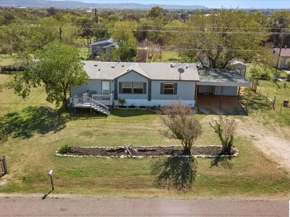 1021 Seneca Dr, Burnet, TX 78611