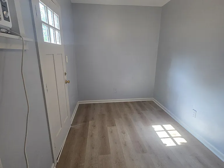 319 Mercer Ave — Photo 18