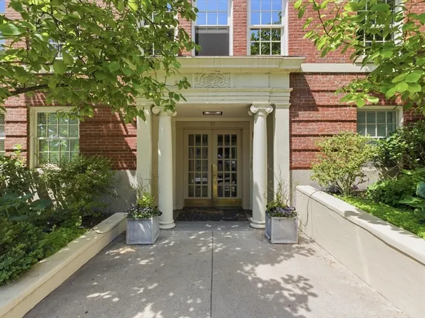 37 Beacon St Unit 23, Boston, MA 02108