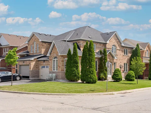 35 Goreridge Cres, Brampton, ON L6P 1P1