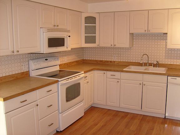 nice cabinets/new sink