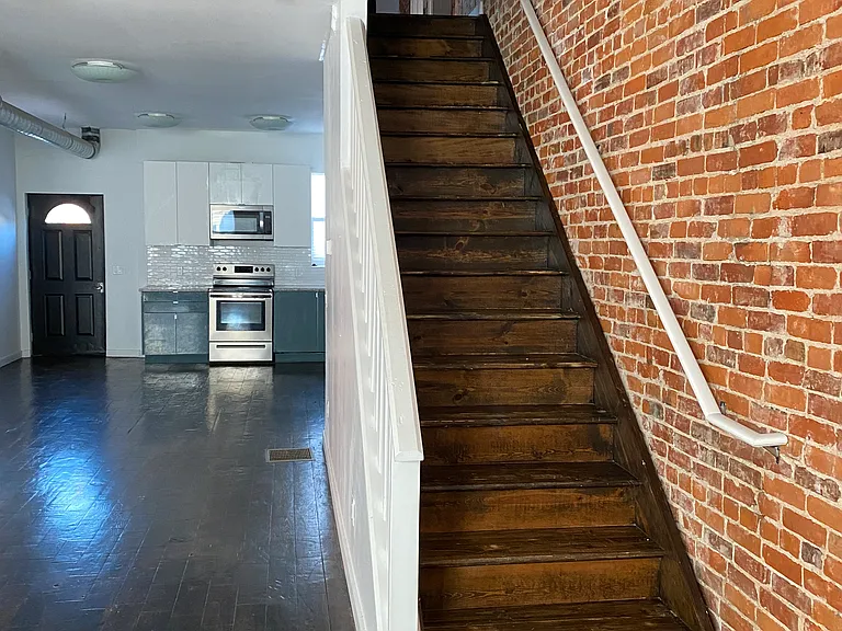 880-894 Oak St #880 — Photo 29