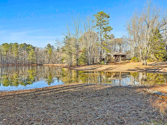 2nd image of 161 Mockingbird Ln